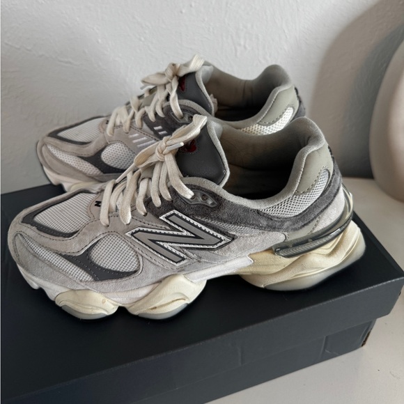 New Balance New Balance 9060 Sneaker - Picture 2 of 3
